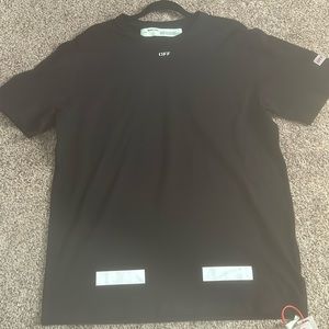 Off-White × Virgil Abloh
Off white OG seeing things TEE